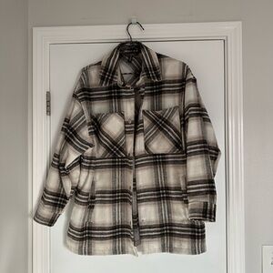 H&M divided oversized women’s plaid button up shacket